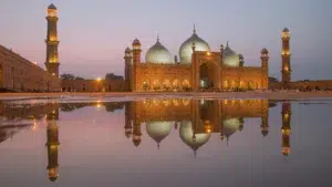 Badshahi Mosque Historical Places in Pakistan